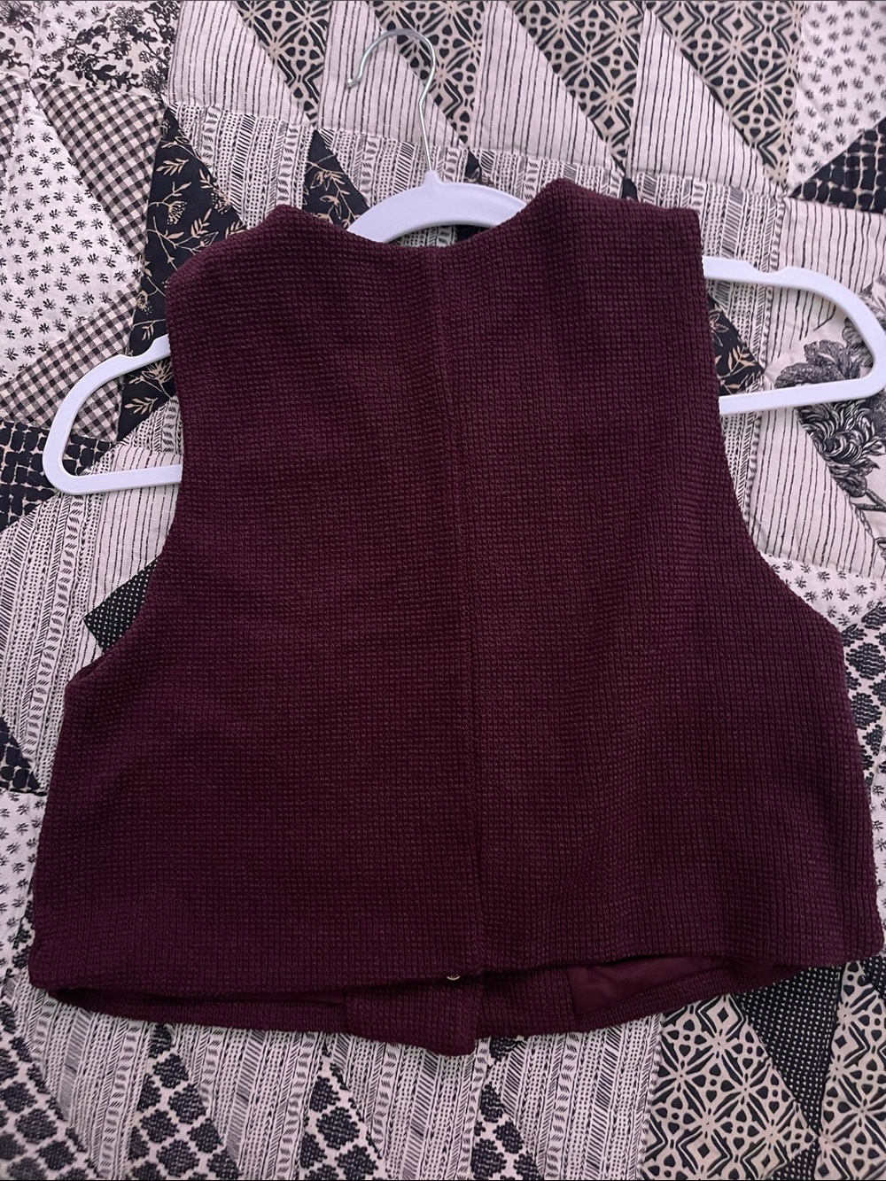 H&M Burgundy Knit Cropped Button Vest - Picture 5 of 5